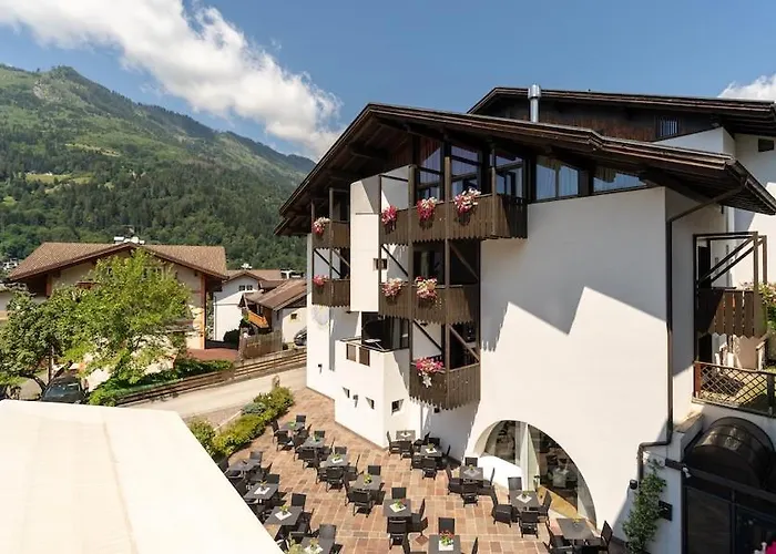 Hotel Castel Pietra